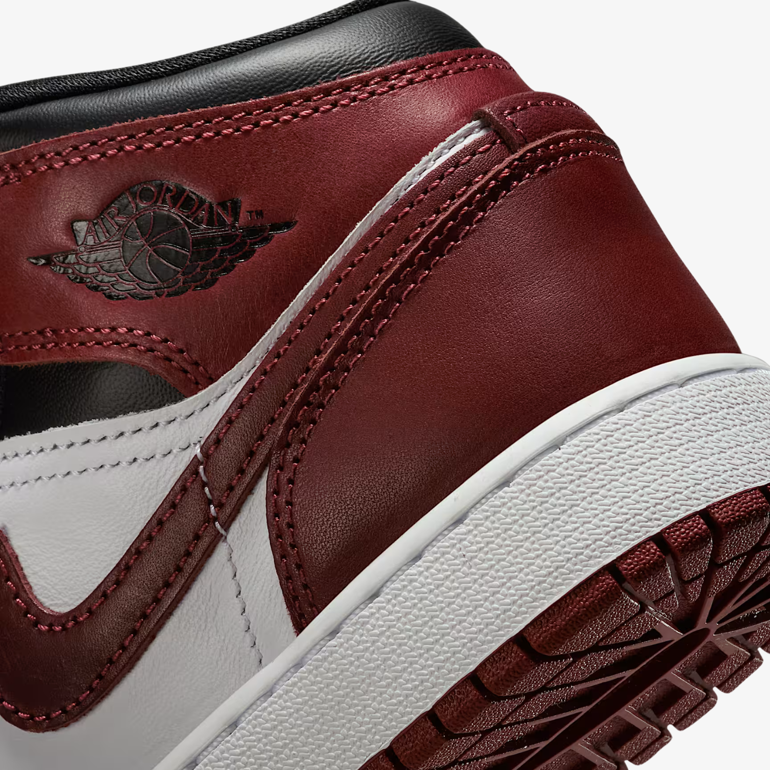 Jordan 1 Mid SE "Dark Pony"