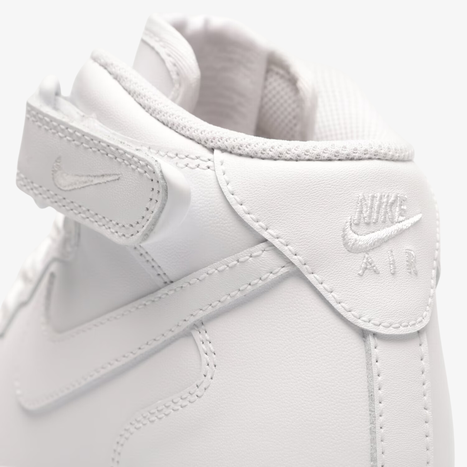 Nike Air Force 1 Mid "Triple White"