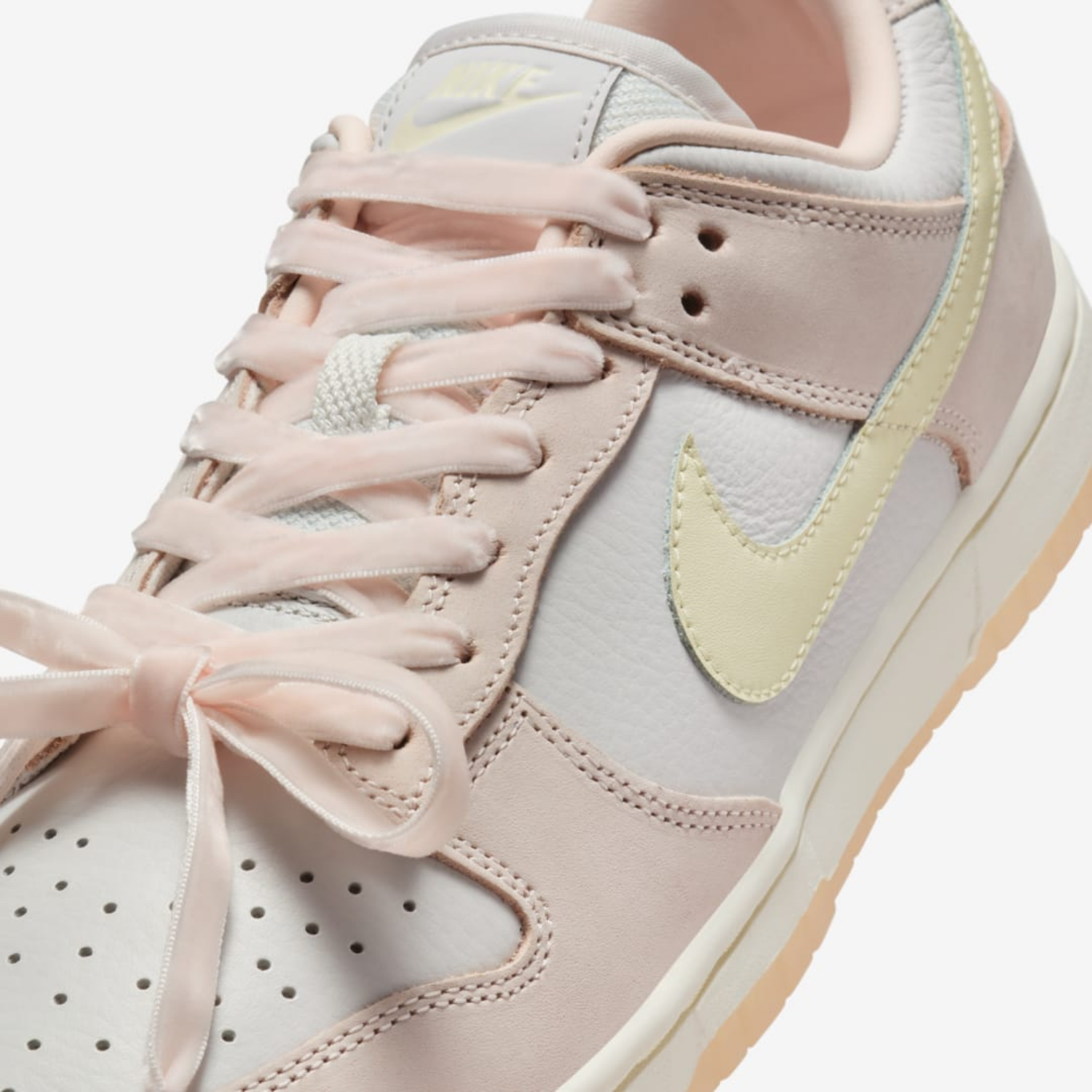 Nike Dunk Low Premium "Light Soft Pink"