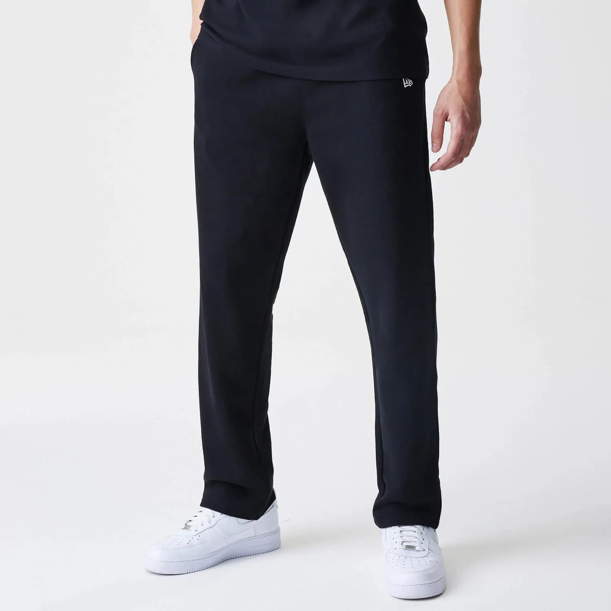 Pantaloni Lungi New Era Premium Essential "Black"
