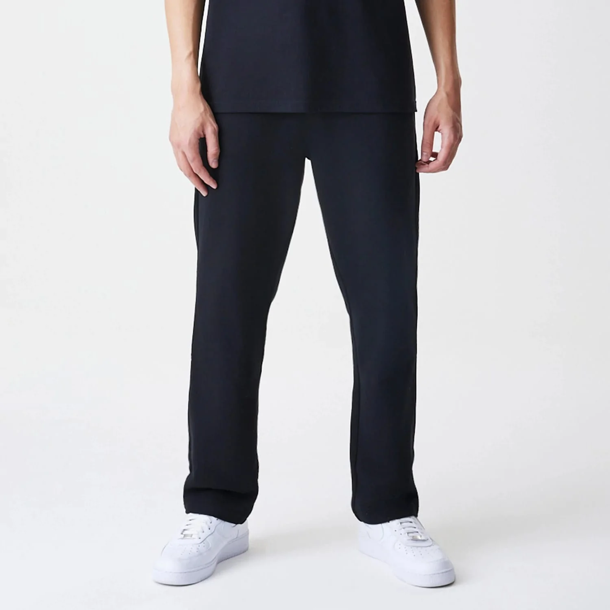 Pantaloni Lungi New Era Premium Essential "Black"