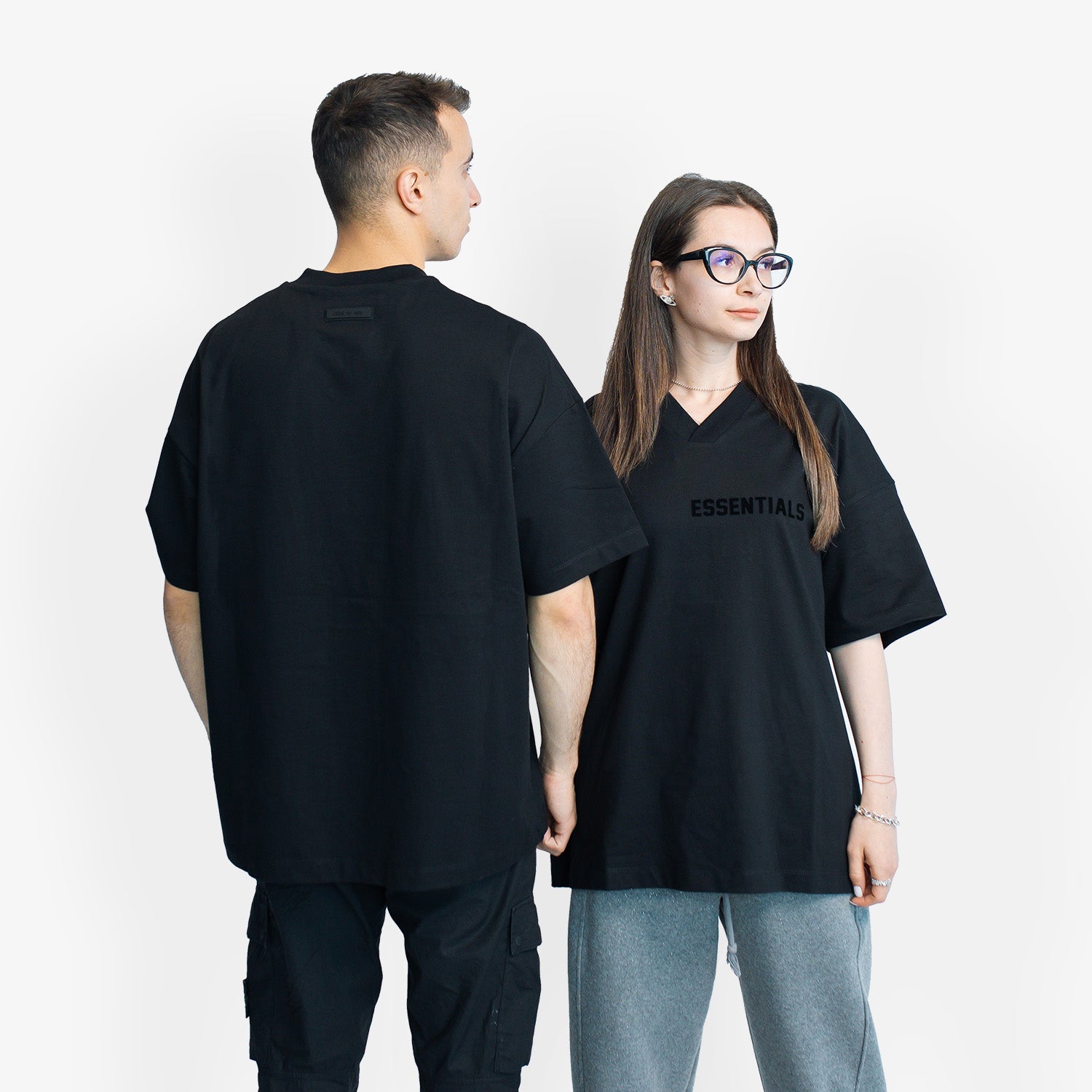 Tricou Essentials V-Neck "Jet Black SS22"