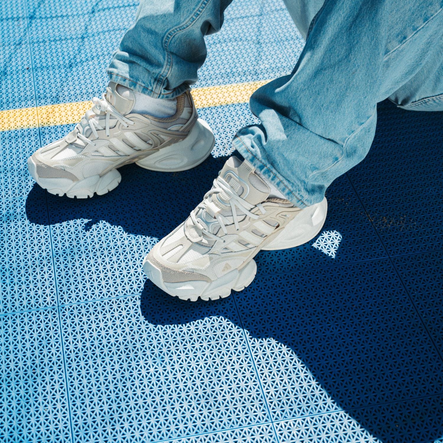 Adidas XLG Vento Runner Deluxe "Beige White"