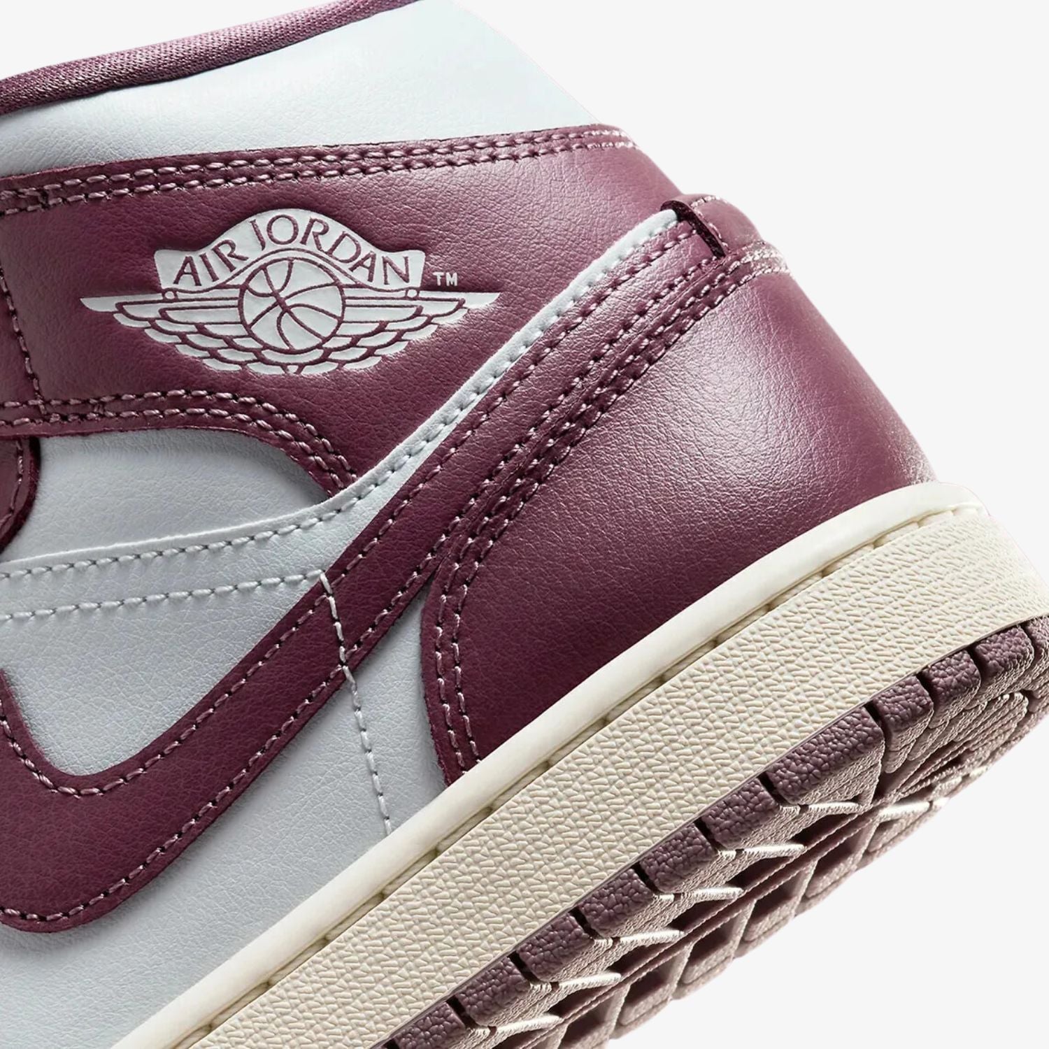 air-jordan-1-mid-sky-mauve-unfazed-6