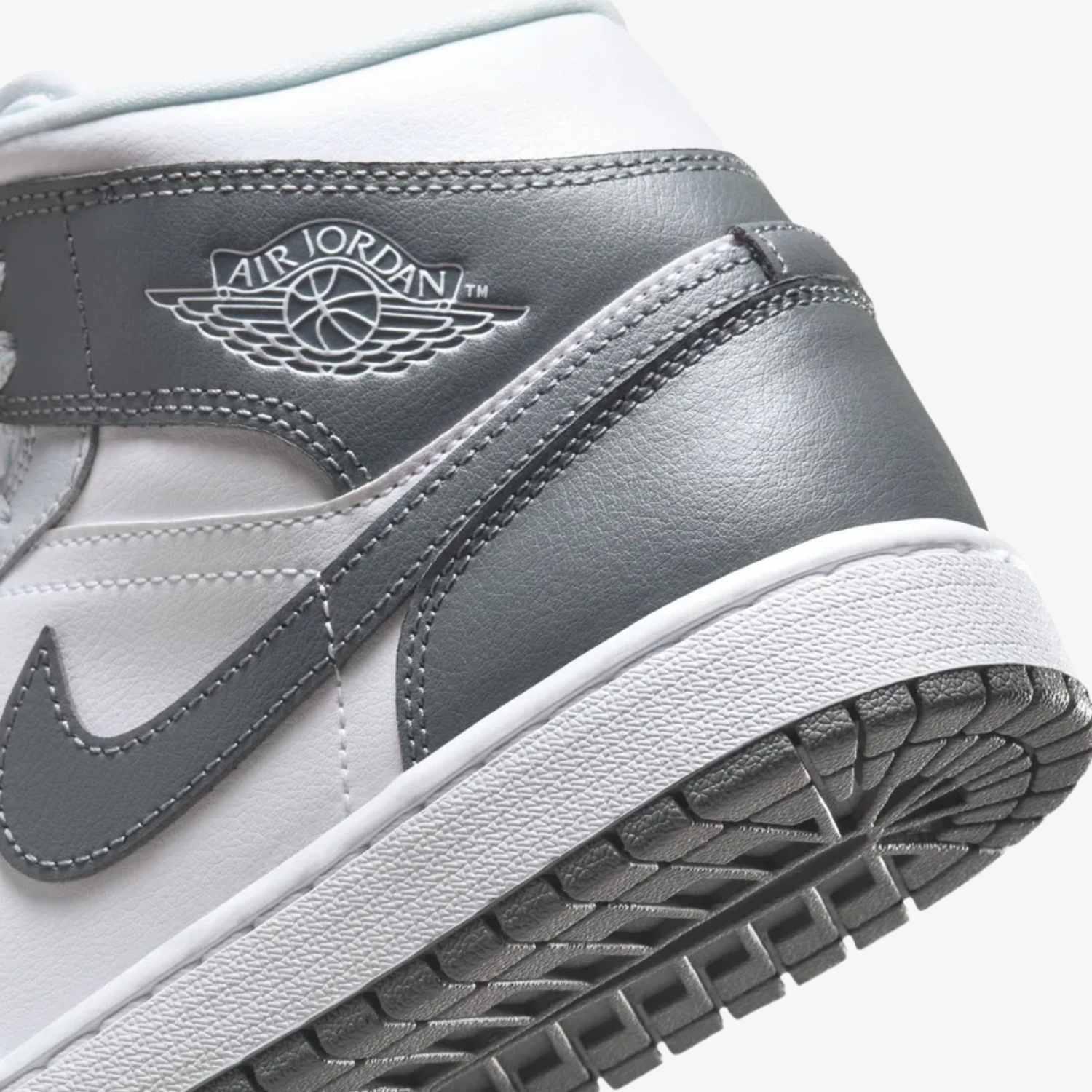 Air Jordan 1 Mid "Smoke Grey"