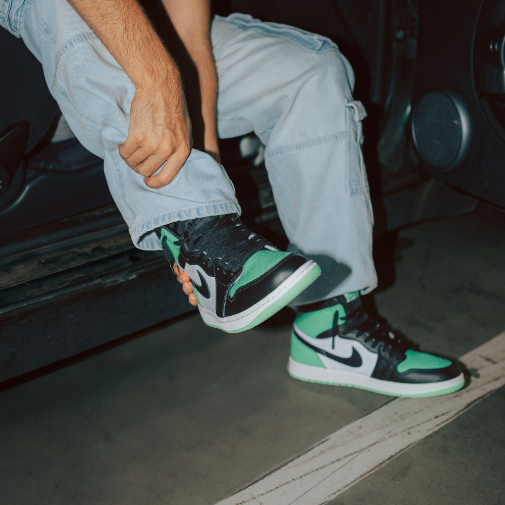 Air Jordan 1 High "Glow Green"