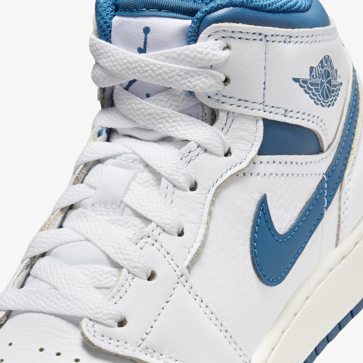 Air Jordan 1 Mid "Industrial Blue SE"