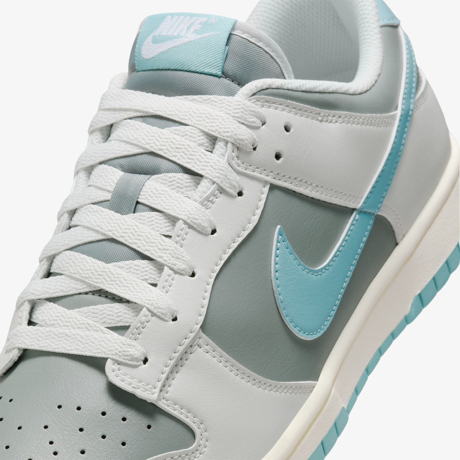 Nike Dunk Low Retro "Turquoise"