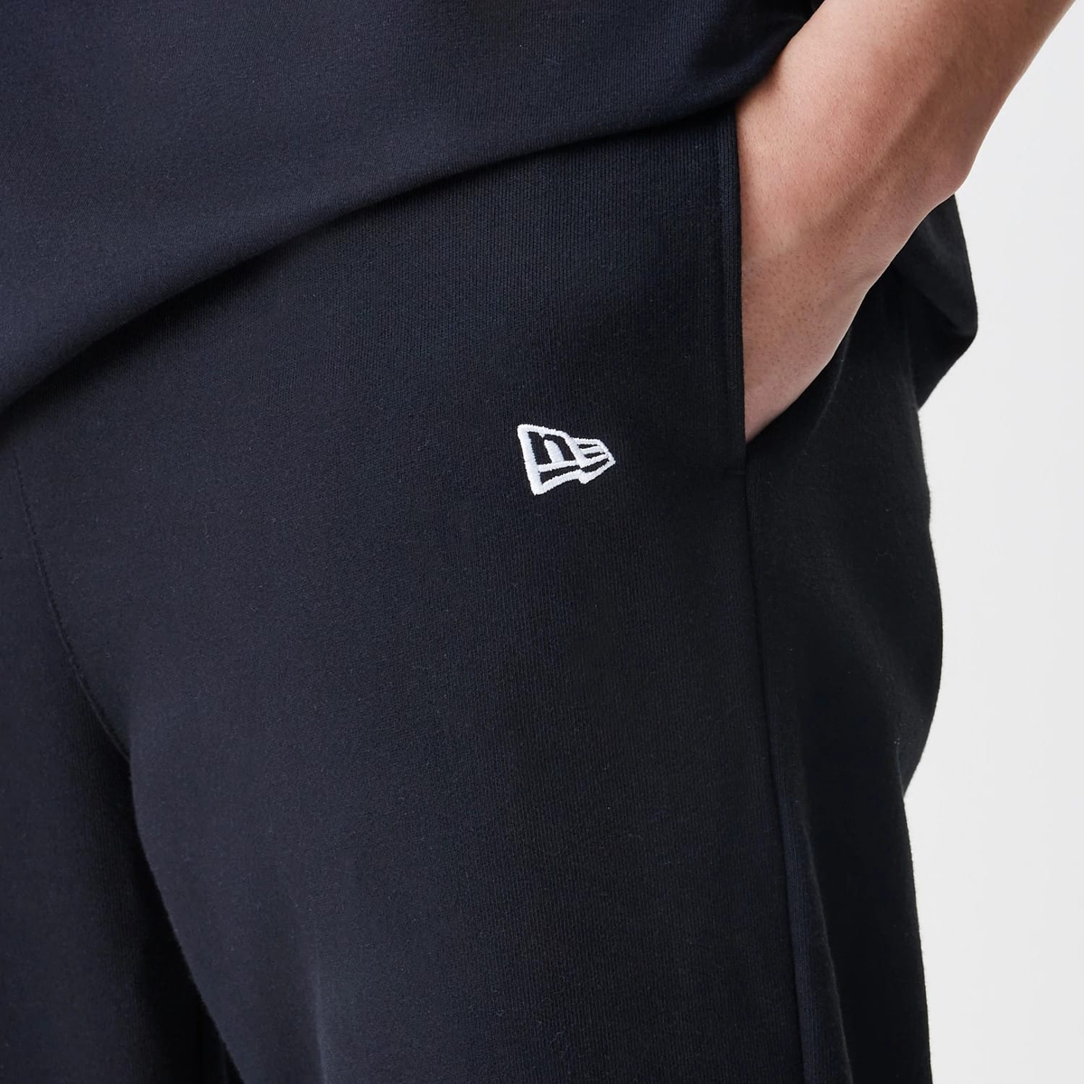 Pantaloni Lungi New Era Premium Essential "Black"