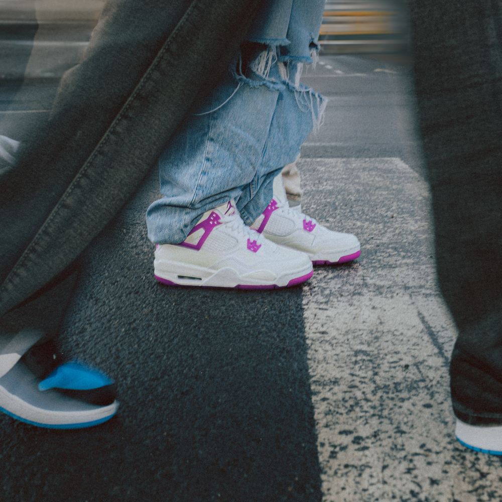 Air Jordan 4 Retro "Hyper Violet"